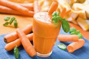 Морковный сок очень полезен