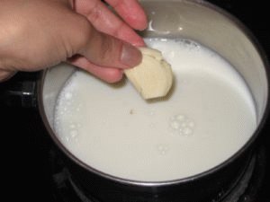 Чеснок с молоком для клизмы