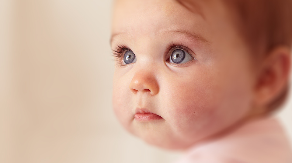 Почему у новорожденного урчит. Baby's Eye Color. What ша Babies had Baby Eyes. What if Babies had Baby Eyes. Why Baby.