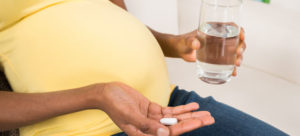 Беременная не ест таблетку